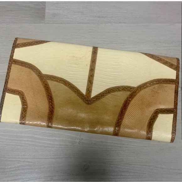 Vintage Carlos Falchi Alligator Skin Clutch. - Picture 2 of 5